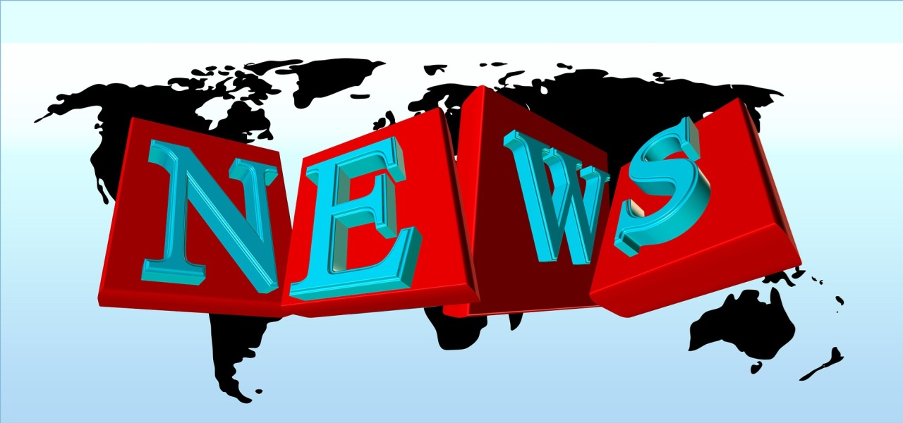 Dünya haritası silueti üzerinde 3D “NEWS” yazısı.